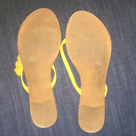 Yellow ☀️ ruffle - Picture 3 of 3